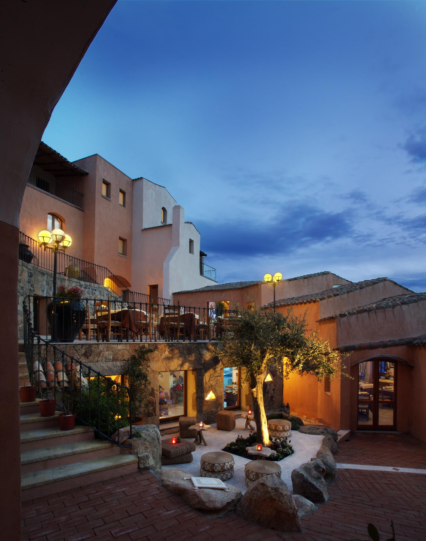 Hotel Arathena San Pantaleo Ngoại thất bức ảnh