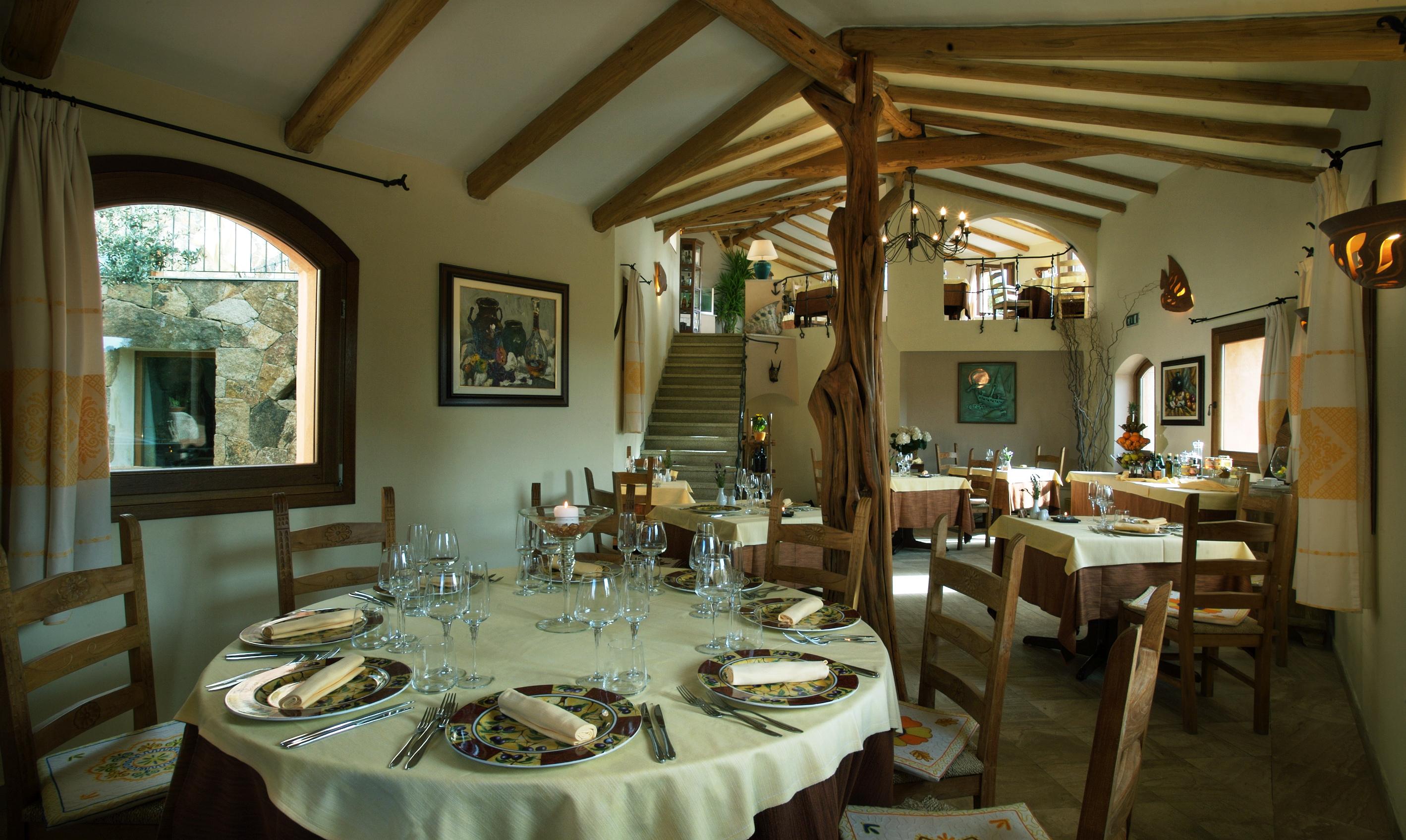 Hotel Arathena San Pantaleo Ngoại thất bức ảnh