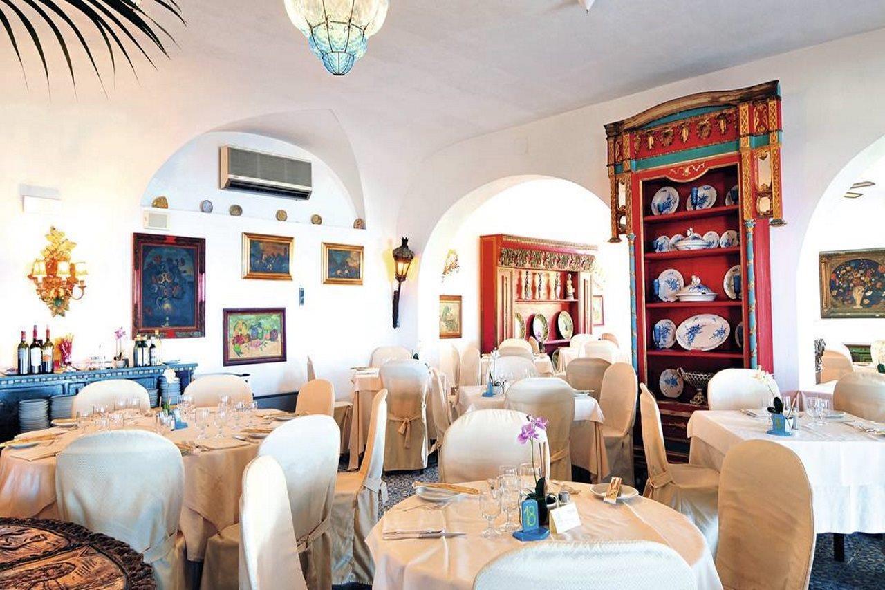 Hotel Arathena San Pantaleo Ngoại thất bức ảnh