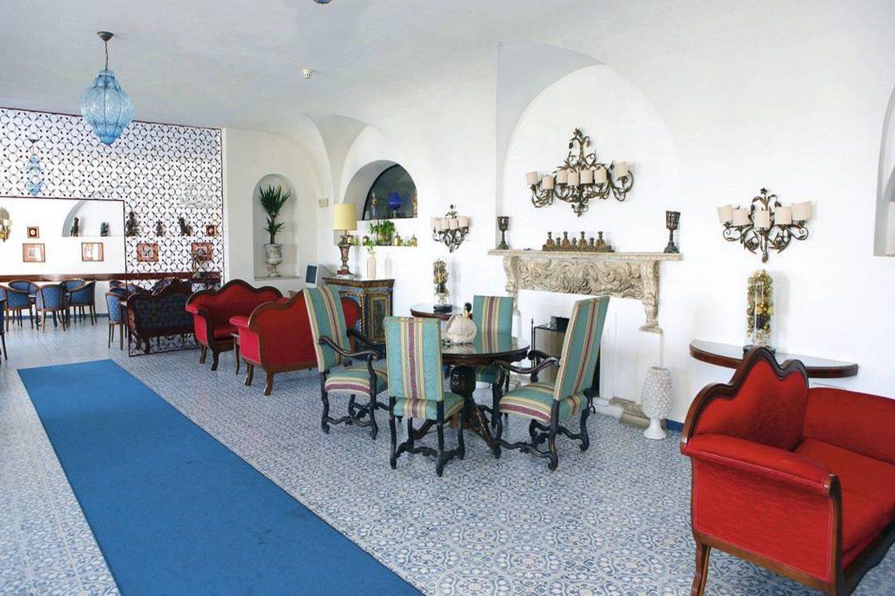 Hotel Arathena San Pantaleo Ngoại thất bức ảnh