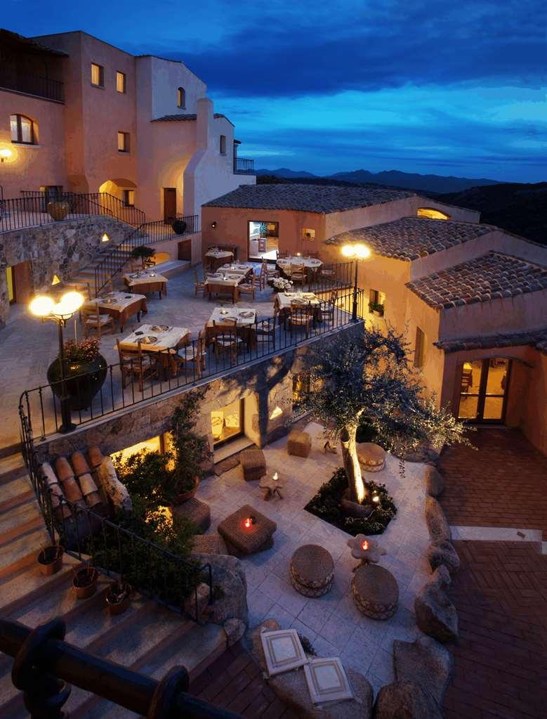 Hotel Arathena San Pantaleo Ngoại thất bức ảnh